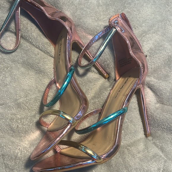 Sandals - Picture 2 of 5